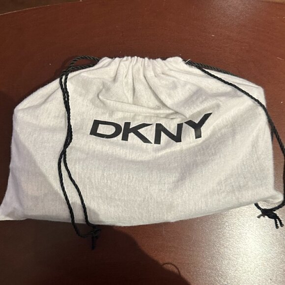 euc DKNY Small Purse - Long Chain, Black with Gold hardware - Picture 4 of 10